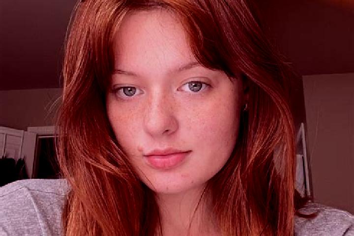 Zoey, 31, a red green-eyed european companion based in Marcelli. Offering Duos, GFE, Couples. Available for incall and outcall, day and evening dates.