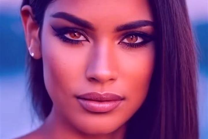 Zoey, 31, a red grey-eyed latina companion based in Mihalceni. Offering Couples, Massage, Domination. Available for incall and outcall, overnight bookings av...