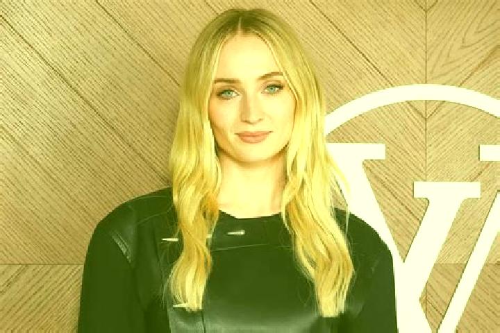 Zoey, 31 — Escort in Turner, Australia