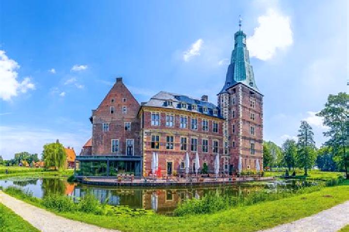 Zoey, 31 — Escort in Wipperfuerth, Germany