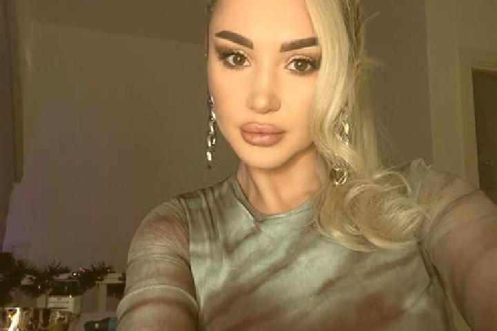 Zoey, 32, a black grey-eyed slavic companion based in Vaulx-en-Velin. Offering GFE, Prostate Massage, Travel Companion, Domination, Roleplay. Available for i...