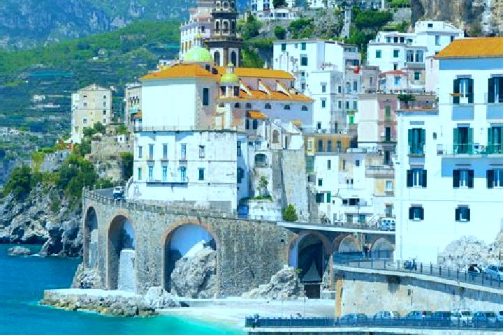Zoey, 32 — Escort in Avolasca, Italy