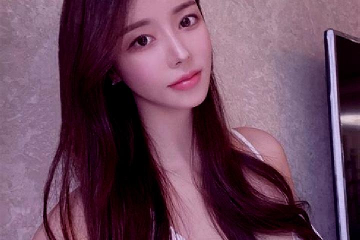 Zoey, 32 — Escort in Fengren, China