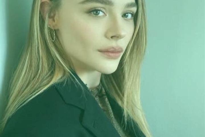 Zoey, 32 — Escort in Maretz, France