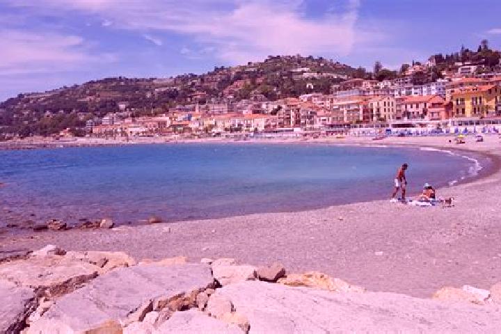 Zoey, 32 — Escort in Ospedaletti, Italy