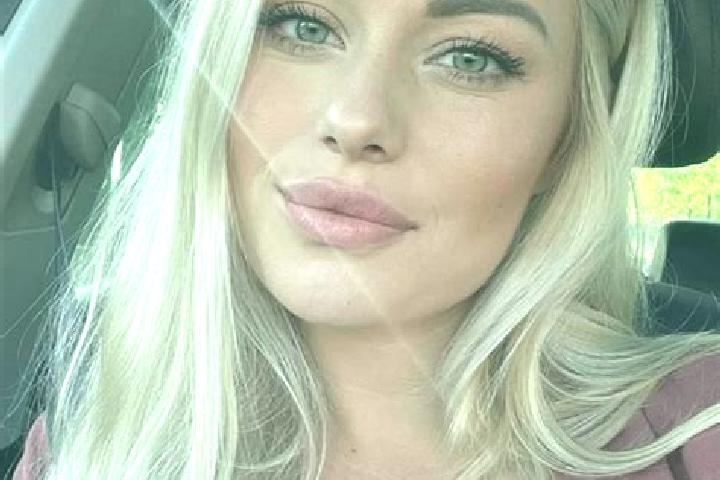 Zoey, 33, a blonde hazel-eyed ebony companion based in Archer City. Offering GFE, Striptease, Duos, Massage. Available for incall and outcall, day and evenin...