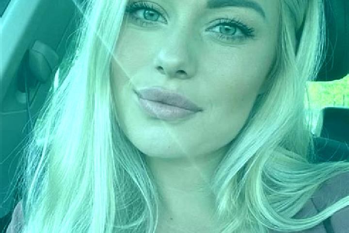 Zoey, 33, a blonde hazel-eyed mixed companion based in Komyshany. Offering Erotic Massage, 69, Fetish, Deep French Kissing, CIM. Available for incall and out...