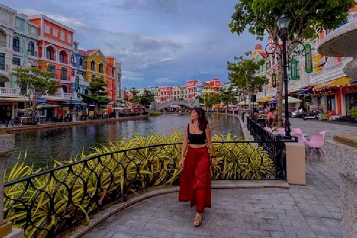 Zoey, 33 — Escort in Ap Tan My, Vietnam