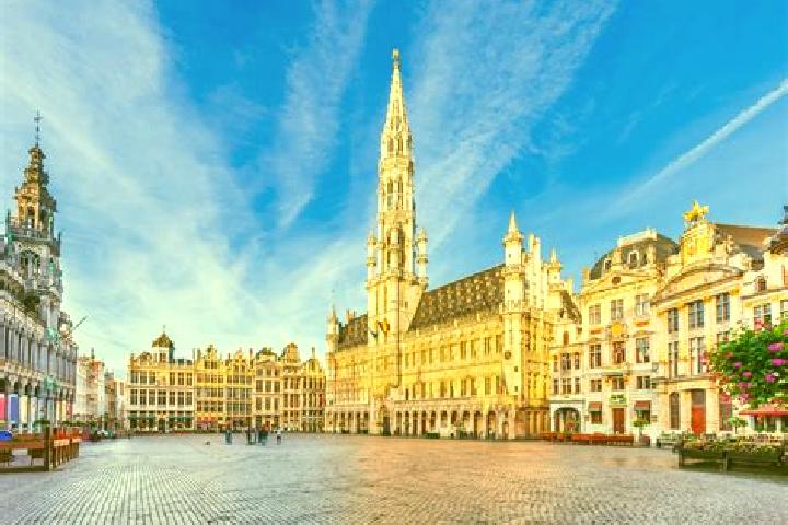 Zoey, 33 — Escort in Brux, France