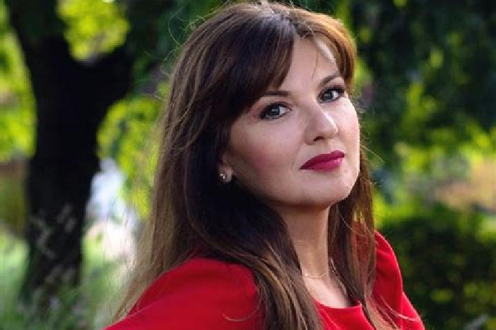 Zoey, 33 — Escort in Dudescu, Romania
