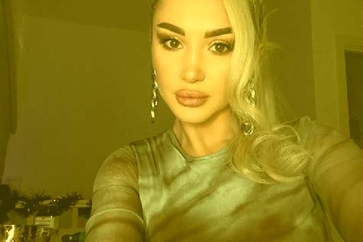 Zoey, 34, a blonde dark-eyed mixed companion based in Obergruenburg. Offering Striptease, Travel Companion, CIM, GFE. Available for incall and outcall, overn...