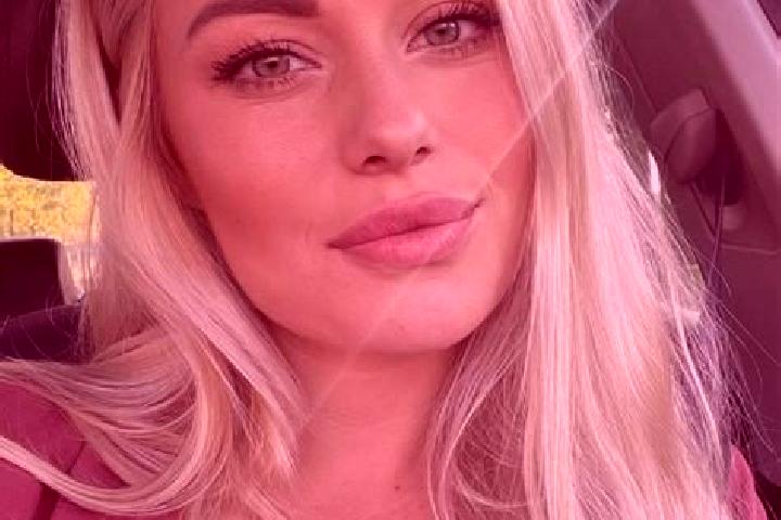 Zoey, 34, a blonde hazel-eyed asian companion based in Linwood. Offering 69, Dinner Date, Massage, BDSM. Available for incall and outcall, day and evening da...