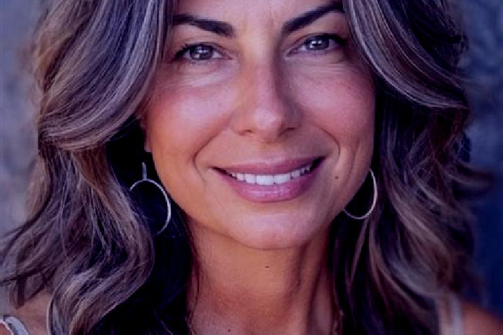 Zoey, 34, a brunette grey-eyed mixed companion based in Varfuri. Offering Travel Companion, 69, Roleplay, Domination. Available for incall and outcall, day a...