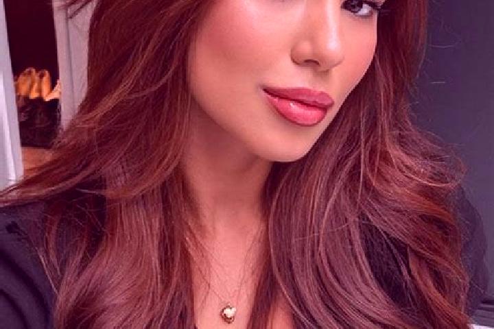 Zoey, 34, a chestnut brown-eyed latina companion based in Denver. Offering Roleplay, Party Girl, CIM, Duos. Available for incall and outcall, day and evening...