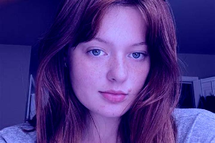 Zoey, 34, a red brown-eyed caucasian companion based in Foulsham. Offering CIM, Fetish, Dinner Date, A-Level. Available for incall and outcall, day and eveni...