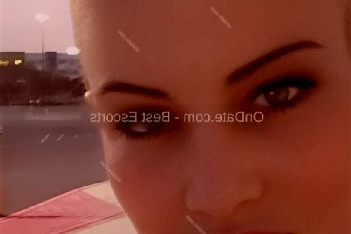Zoey, 34 — Escort in Muncie, United States