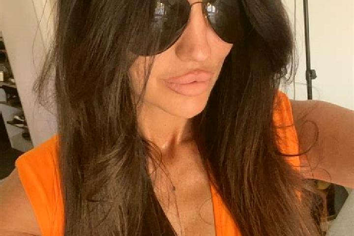 Zoey, 34 — Escort in Saint-Renan, France