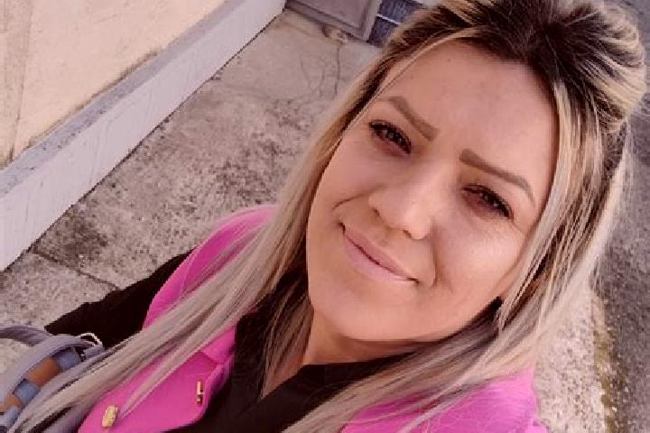 Zoey, 35 — Escort in Blandesti, Romania
