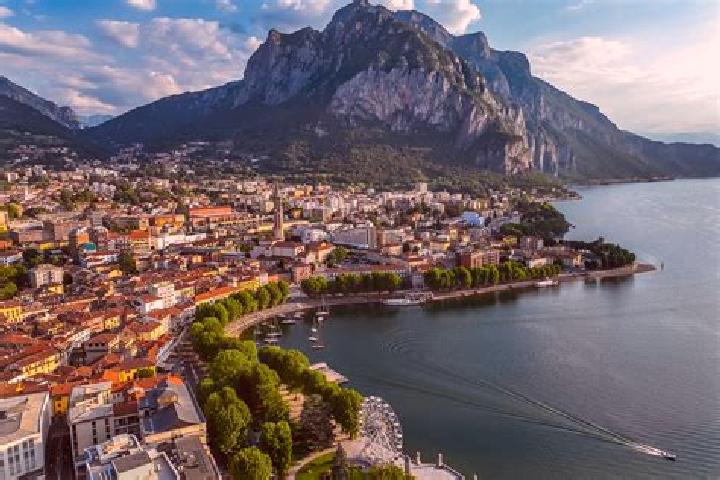 Zoey, 35 — Escort in Garlate, Italy