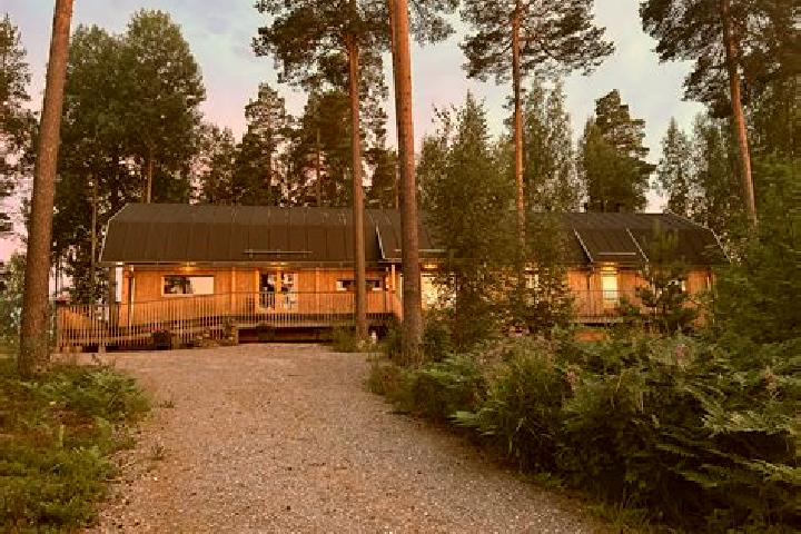 Zoey, 35 — Escort in Maentsaelae, Finland