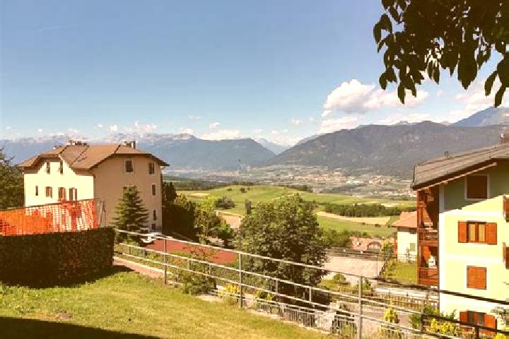 Zoey, 35 — Escort in Malosco, Italy