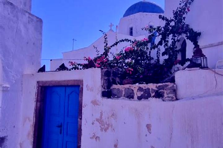 Zoey, 35 — Escort in Megalochori, Greece