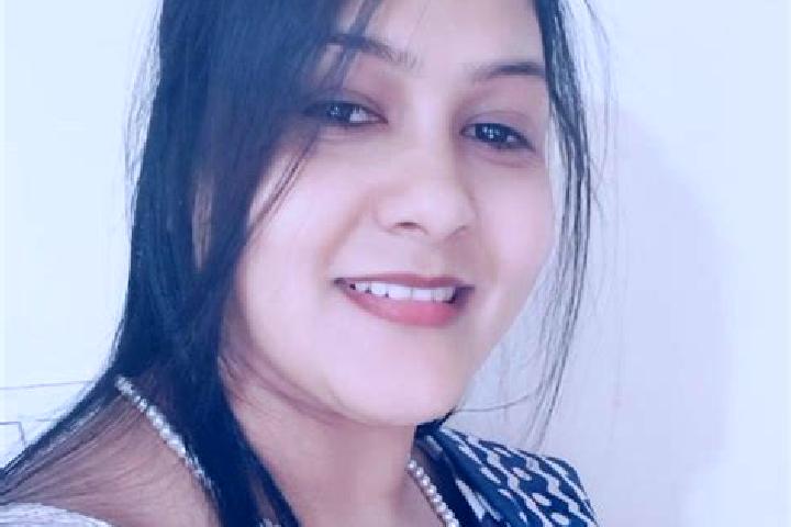 Zoey, 35 — Escort in Mohon, France