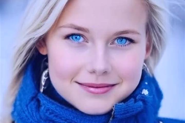 Zoey, 36, a blonde blue-eyed slavic companion based in Elbigenalp. Offering 69, Duos, Roleplay, Party Girl. Available for incall and outcall, day and evening...