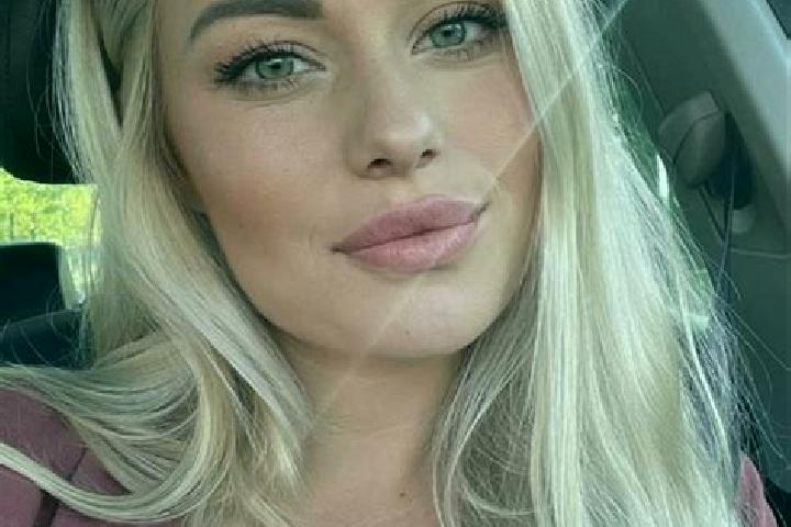 Zoey, 36, a blonde hazel-eyed asian companion based in Ellingen. Offering Overnight, BDSM, Tantra, Fetish, Couples. Available for incall and outcall, overnig...