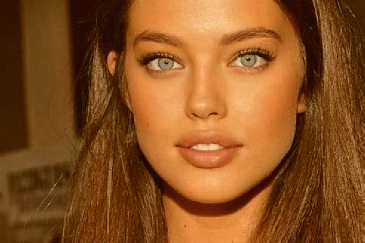 Zoey, 36, a chestnut green-eyed caucasian companion based in Tinga. Offering Erotic Massage, Overnight, Travel Companion, Tantra. Available for incall and ou...