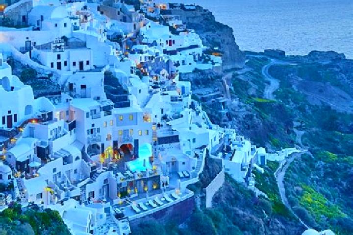 Zoey, 36 — Escort in Aristomenis, Greece