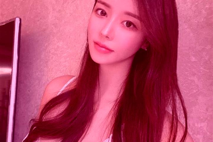 Zoey, 36 — Escort in Baguazhou, China