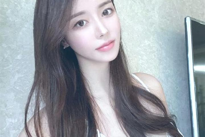 Zoey, 36 — Escort in Liuzu, China