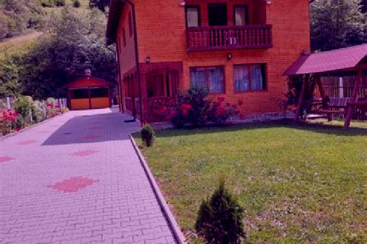 Zoey, 36 — Escort in Rau Sadului, Romania