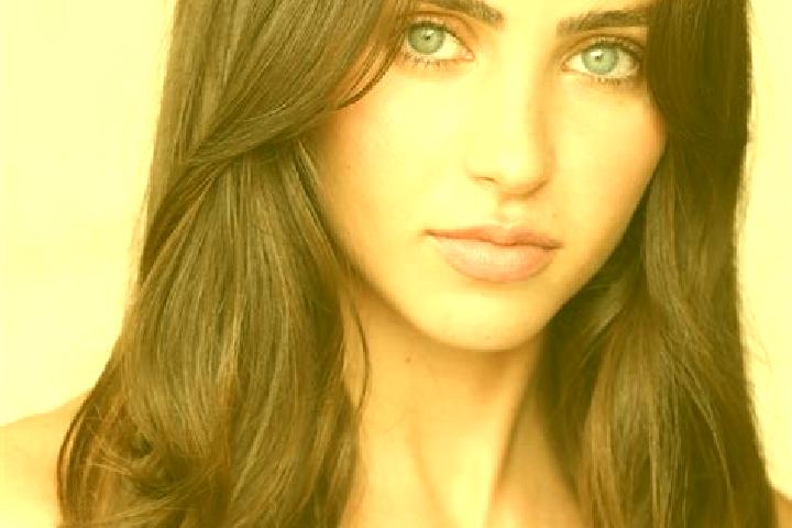 Zoey, 37, a brunette dark-eyed latina companion based in Y Felinheli. Offering CIM, OWO, Domination. Available for incall and outcall, day and evening dates.