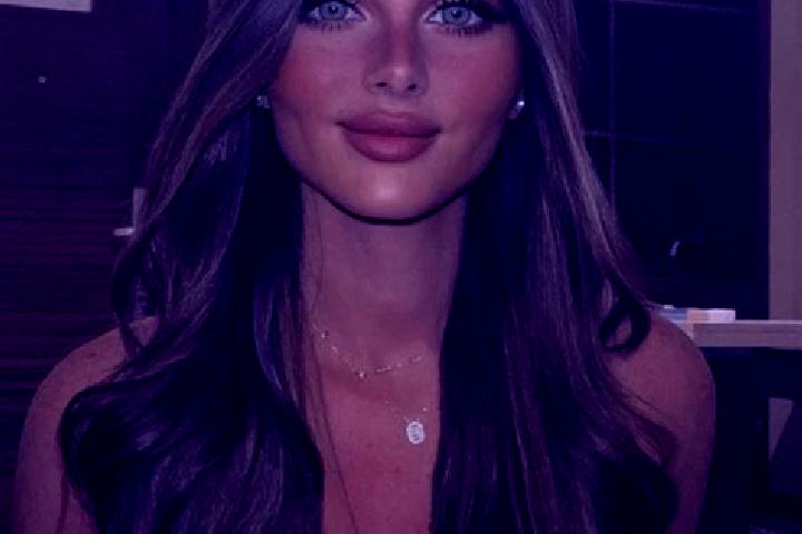 Zoey, 37, a brunette dark-eyed mixed companion based in Abbottsfield. Offering Overnight, Striptease, OWO, BDSM. Available for incall and outcall, overnight ...