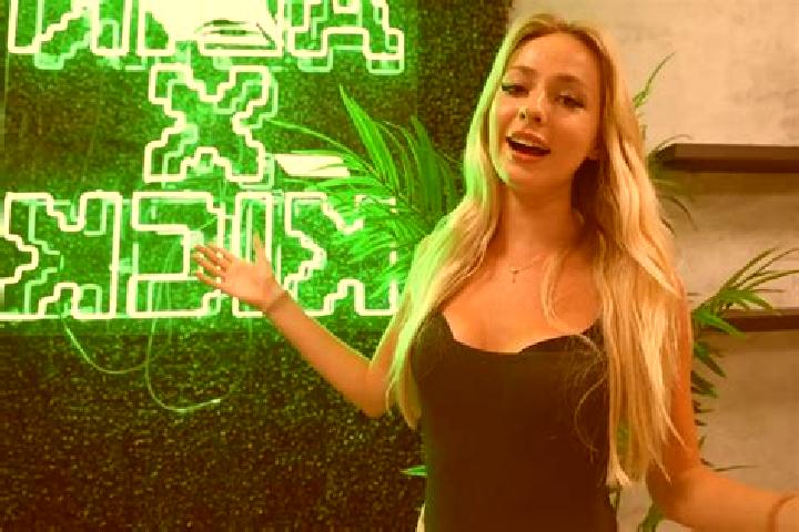 Zoey, 37 — Escort in Koropets, Ukraine