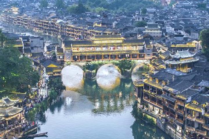 Zoey, 37 — Escort in Longguang, China