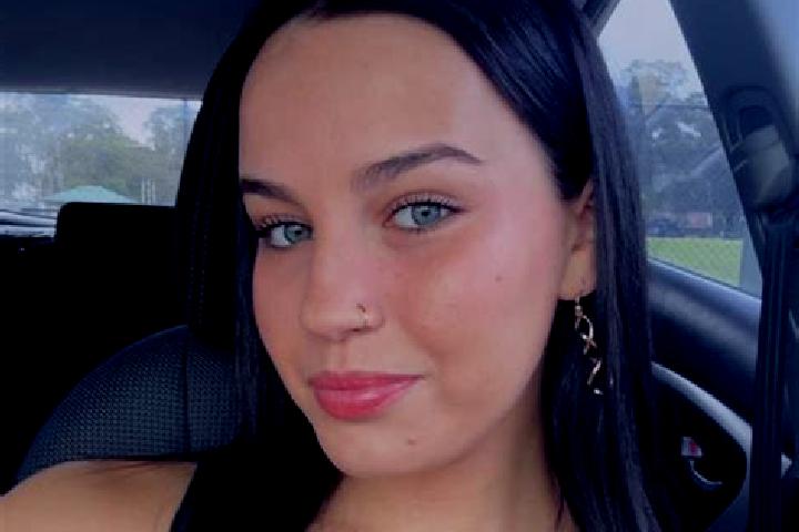 Zoey, 37 — Escort in Saint Helen s Park, Canada