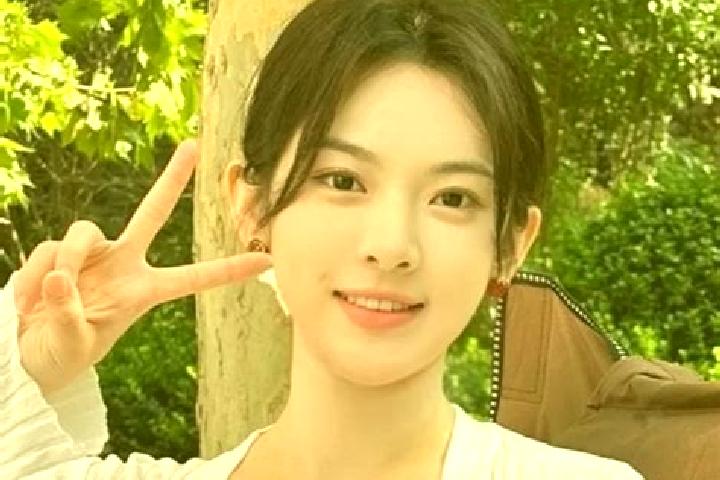 Zoey, 37 — Escort in Xiyu, China