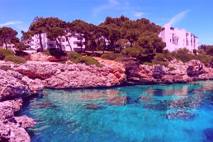 Zoey, 38, a auburn green-eyed caribbean companion based in Cala d Or. Offering A-Level, Domination, Party Girl, Travel Companion. Available for incall and ou...