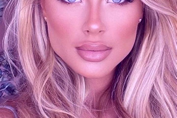 Zoey, 38, a blonde blue-eyed latina companion based in Jasliska. Offering Tantra, Couples, BDSM. Available for incall and outcall, day and evening dates.