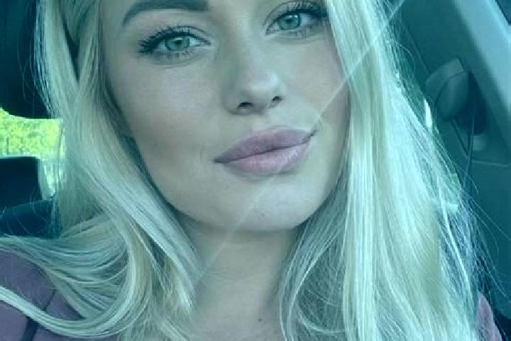 Zoey, 38, a blonde hazel-eyed european companion based in Villahermosa. Offering CIM, Party Girl, OWO. Available for incall and outcall, day and evening dates.