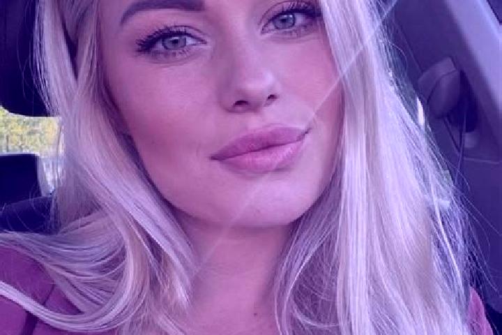 Zoey, 38, a blonde hazel-eyed mixed companion based in Zlote Lany. Offering Fetish, Massage, GFE, Tantra. Available for incall and outcall, overnight booking...