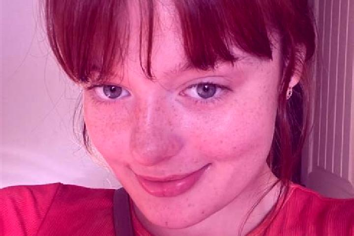 Zoey, 38, a red grey-eyed caucasian companion based in Untereisesheim. Offering Domination, BDSM, OWO. Available for incall and outcall, overnight bookings a...