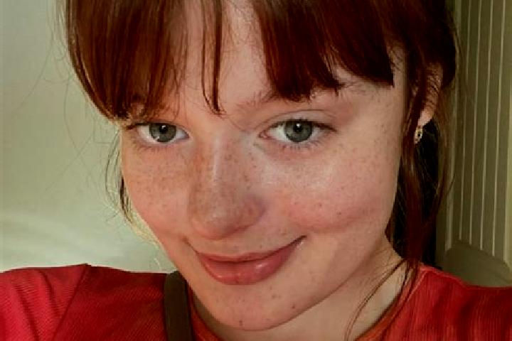 Zoey, 38, a red grey-eyed mediterranean companion based in Heeg. Offering Dinner Date, Fetish, Striptease. Available for incall and outcall, overnight bookin...