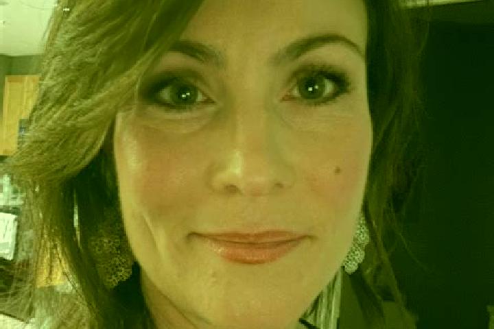 Zoey, 38 — Escort in Canyon Meadows, Canada