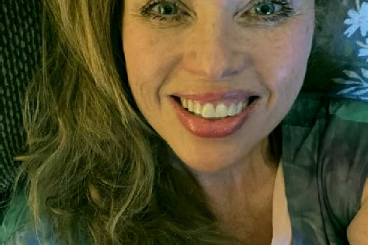 Zoey, 38 — Escort in Claypool Hill, United States