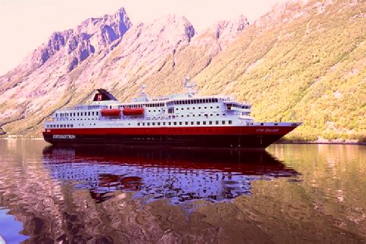 Zoey, 38 — Escort in Roald, Norway
