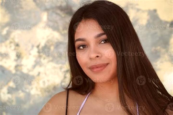 Zoey, 39, a auburn dark-eyed latina companion based in Matcham. Offering Travel Companion, OWO, A-Level, Dinner Date. Available for incall and outcall, overn...